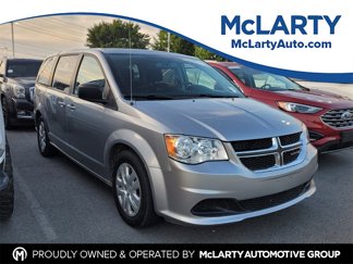 Used 2018 Dodge Grand Caravan SE w/ UConnect Hands-Free Group image 1