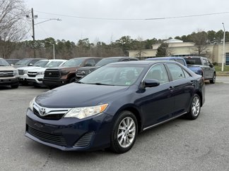 Used 2014 Toyota Camry LE image 1