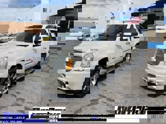 Used 2011 GMC Yukon XL Denali image 1