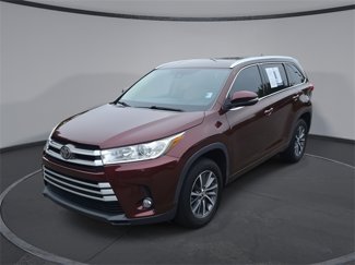 Used 2017 Toyota Highlander XLE image 1