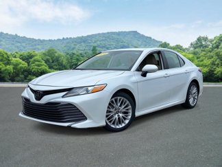 Used 2020 Toyota Camry XLE image 1