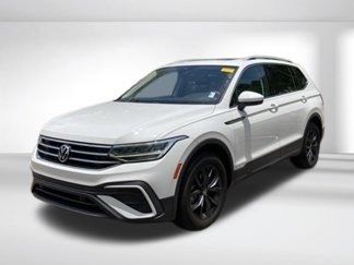 Certified 2022 Volkswagen Tiguan SE image 1