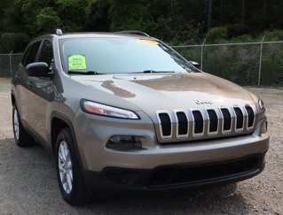 Used 2017 Jeep Cherokee Sport image 1