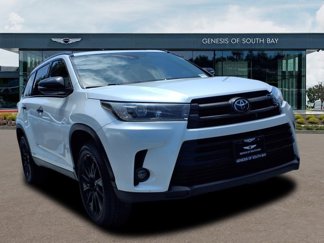 Used 2019 Toyota Highlander SE image 1