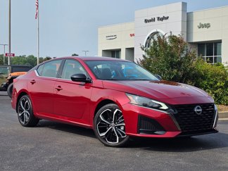 Used 2025 Nissan Altima 2.5 SR w/ SR Premium Package image 1