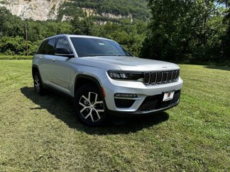Used 2025 Jeep Grand Cherokee Limited w/ Luxury Tech Group II image 1