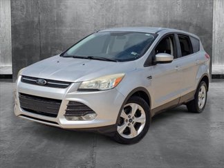Used 2015 Ford Escape SE image 1