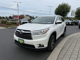 Used 2016 Toyota Highlander XLE image 1