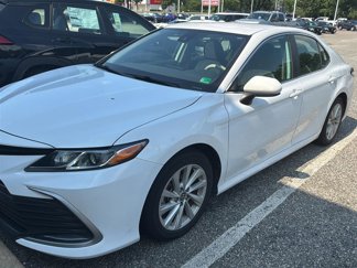 Used 2022 Toyota Camry LE image 1