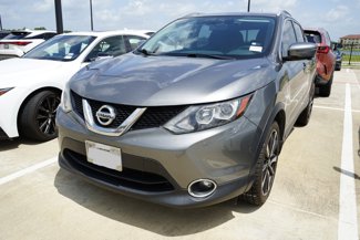Used 2017 Nissan Rogue Sport SL image 1