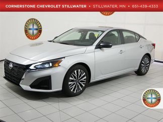 Used 2024 Nissan Altima 2.5 SV image 1