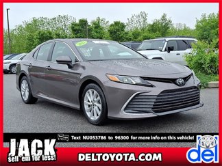Certified 2022 Toyota Camry LE image 1