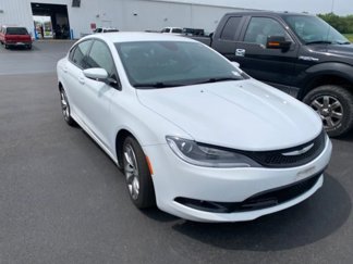 Used 2016 Chrysler 200 S w/ Comfort Group image 1