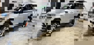 New 2025 Jeep Grand Cherokee Laredo X w/ Luxury Tech Group I image 1