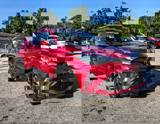 Used 2021 Toyota C-HR XLE image 1