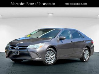 Used 2015 Toyota Camry LE image 1