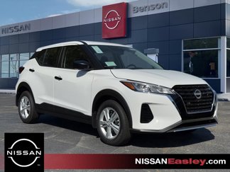 New 2025 Nissan Kicks Play S image 1