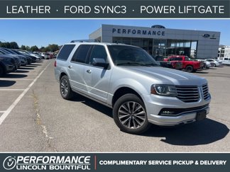 Used 2017 Lincoln Navigator Select image 1