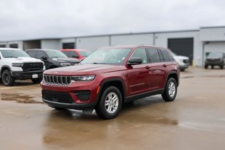 Certified 2023 Jeep Grand Cherokee Laredo image 1