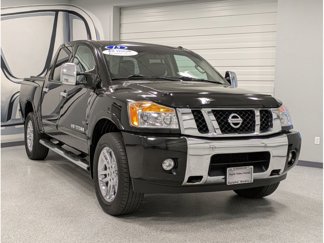 Used 2015 Nissan Titan SL image 1