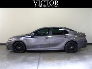 Used 2021 Toyota Camry SE image 1