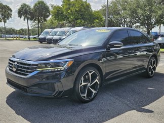 Used 2020 Volkswagen Passat 2.0T R-Line image 1
