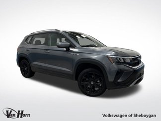 Used 2023 Volkswagen Taos SE w/ Black Wheel Package image 1