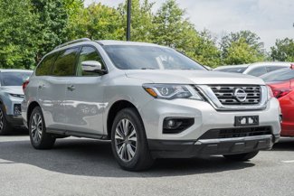 Used 2020 Nissan Pathfinder SV image 1