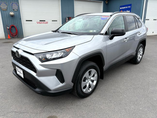 Used 2021 Toyota RAV4 LE image 1