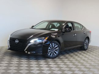 Used 2023 Nissan Altima 2.5 SV image 1