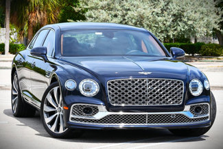 Used 2022 Bentley Flying Spur V8 image 1