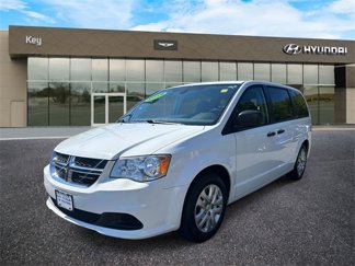 Used 2019 Dodge Grand Caravan SE w/ UConnect Hands-Free Group image 1