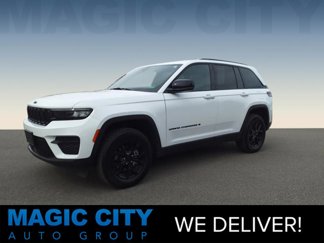 Used 2024 Jeep Grand Cherokee Altitude image 1