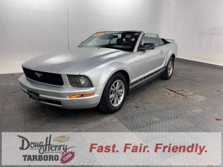 Used 2005 Ford Mustang Convertible image 1