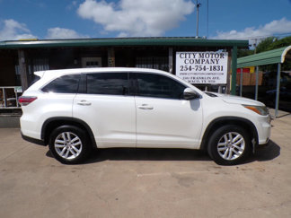 Used 2015 Toyota Highlander LE image 1