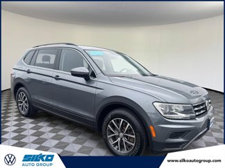 Used 2019 Volkswagen Tiguan SE w/ Panoramic Sunroof Package image 1