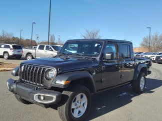 Used 2023 Jeep Gladiator Sport image 1