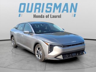 Used 2025 Kia K4 LXS image 1