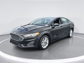 Used 2019 Ford Fusion SE image 1