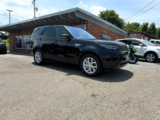 Used 2020 Land Rover Discovery SE image 1