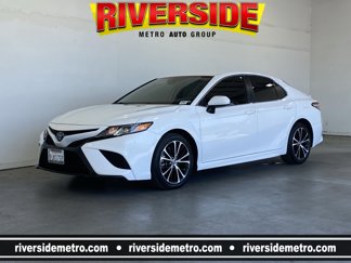 Used 2020 Toyota Camry SE image 1