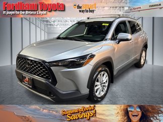 Used 2022 Toyota Corolla Cross LE image 1