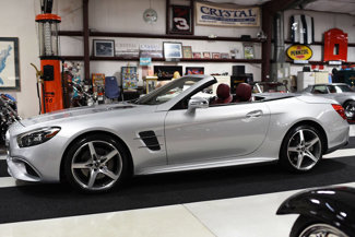 Used 2017 Mercedes-Benz SL 550 image 1