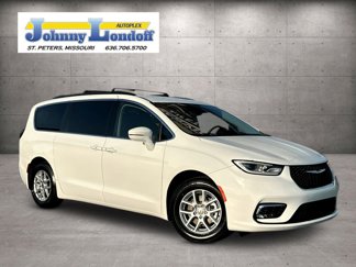 Used 2022 Chrysler Pacifica Touring-L image 1