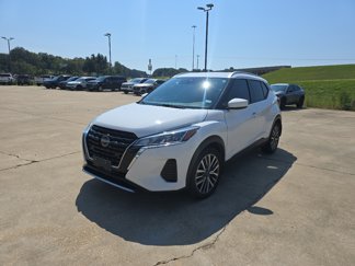 Used 2024 Nissan Kicks SV image 1