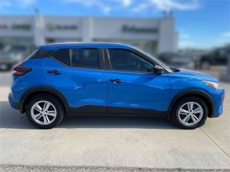 Used 2021 Nissan Kicks S image 1