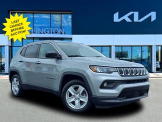 Used 2022 Jeep Compass Latitude image 1