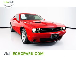 Used 2018 Dodge Challenger SXT image 1