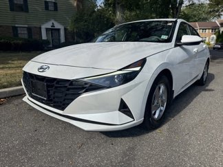 Certified 2022 Hyundai Elantra SE image 1