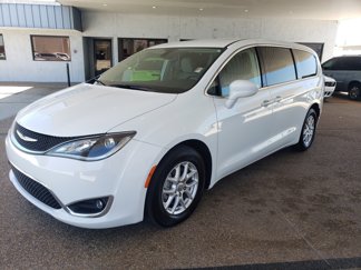 Used 2020 Chrysler Pacifica Touring image 1